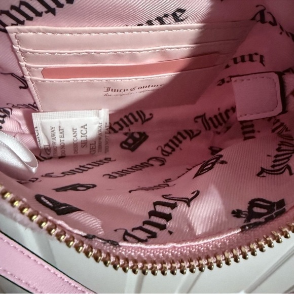 NWT Juicy Couture “Queen Couture” Wristlet, Pink Heart Design - Picture 7 of 7